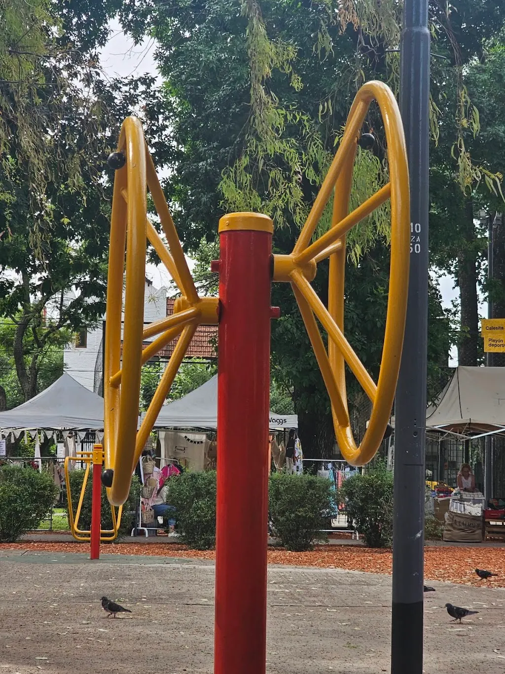 Plazas de CABA con juegos para disfrutar la tarde de otoño