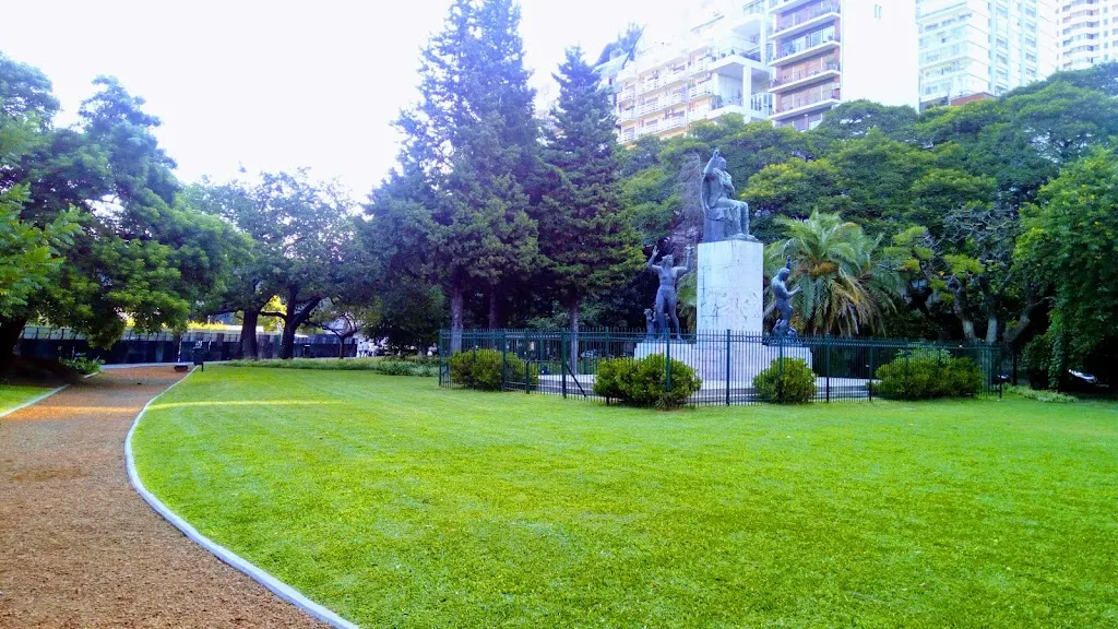 Plaza Martín de Alzaga: ¡diversión gratis al aire libre en Belgrano!