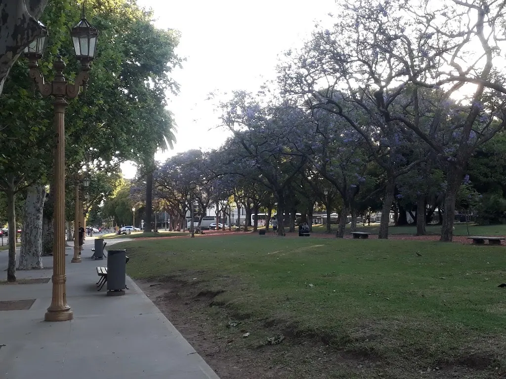 Plaza Martín de Alzaga: ¡diversión gratis al aire libre en Belgrano!