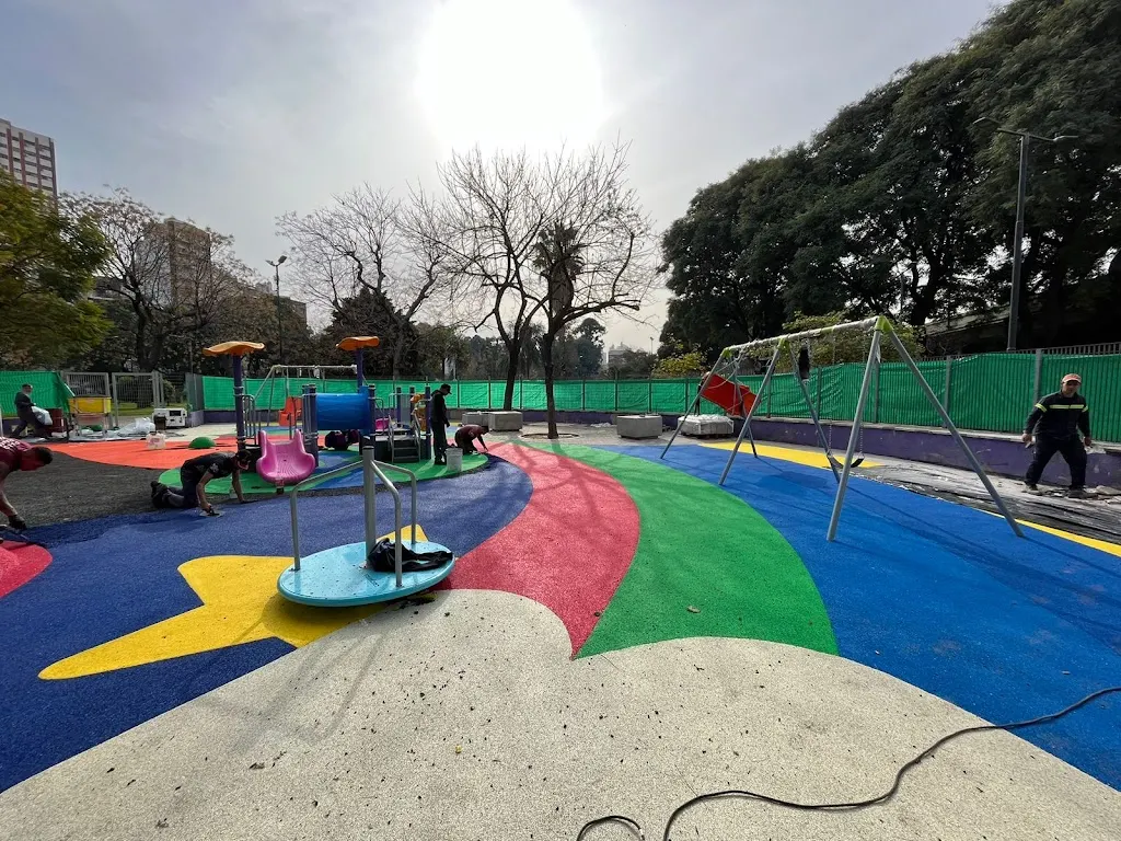 Parques y plazas para disfrutar las vacaciones de invierno con chicos