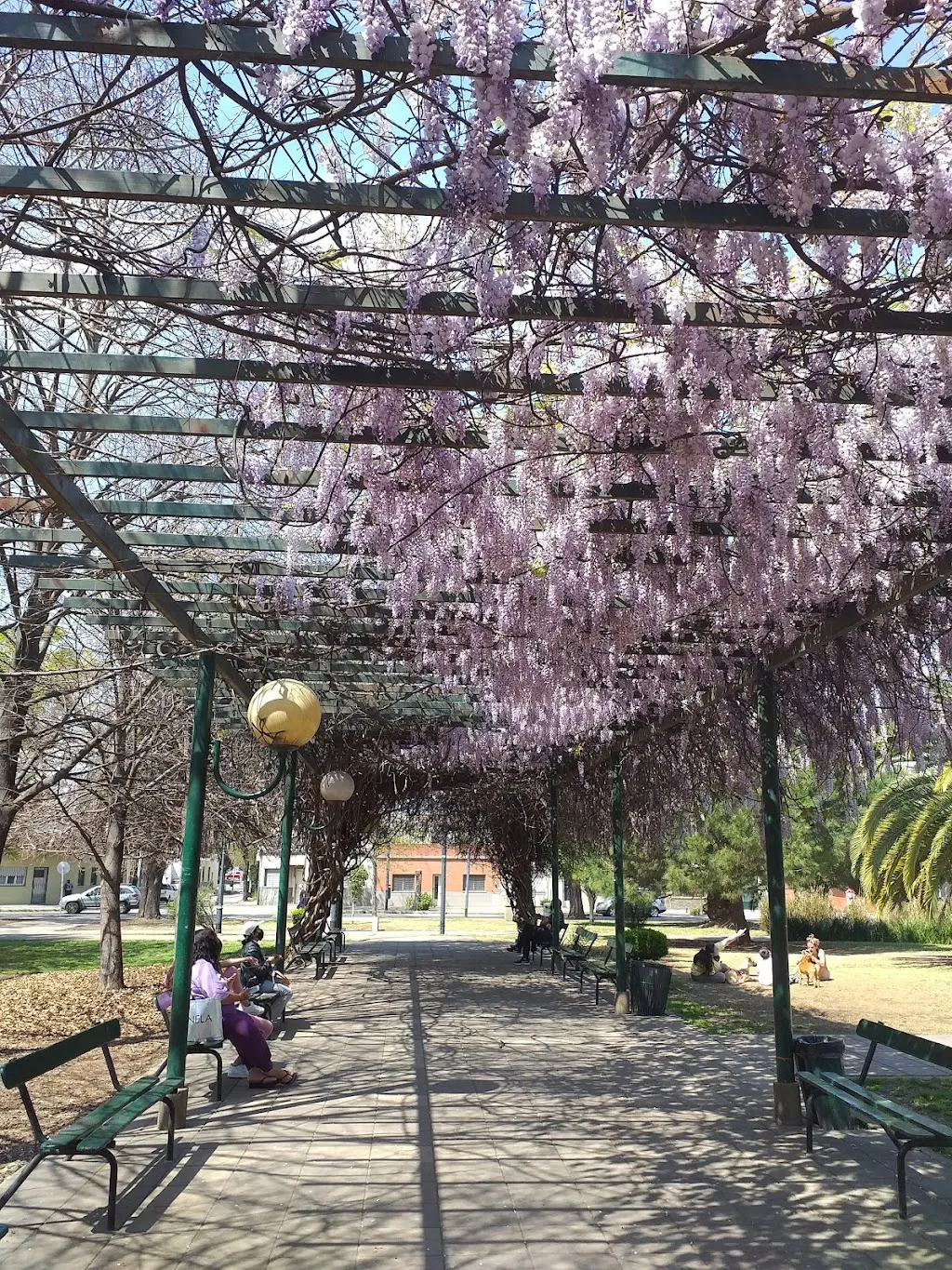 Plazas de CABA con juegos para disfrutar la tarde de otoño