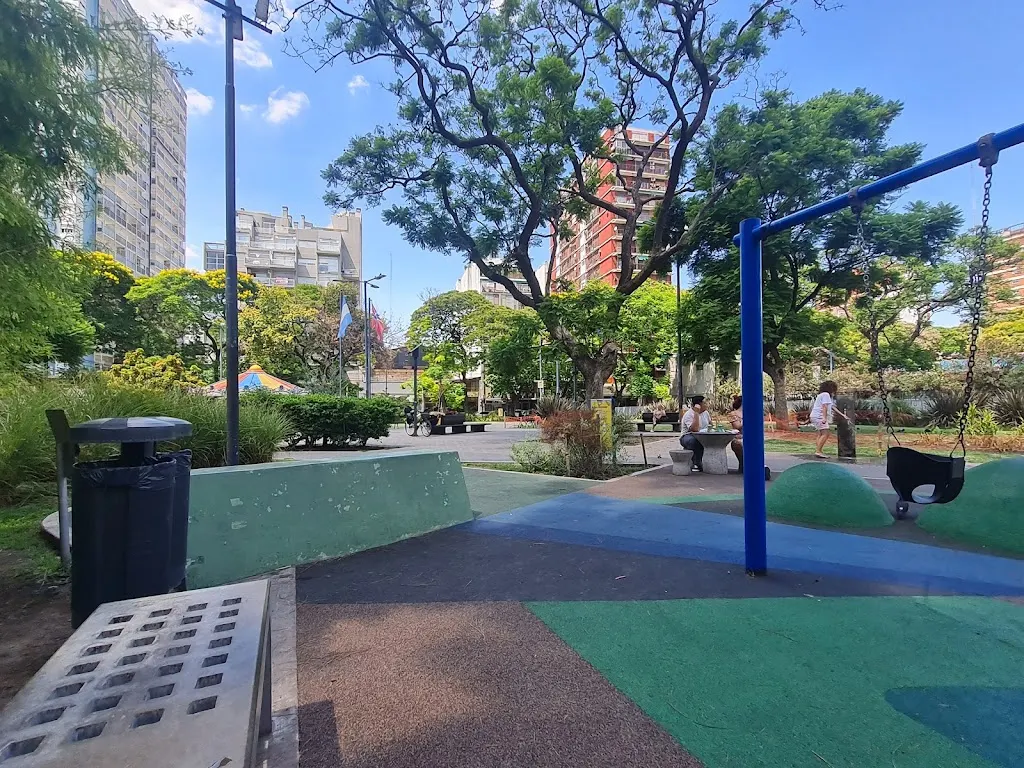 Plazas con juegos en Palermo para bebés y niños