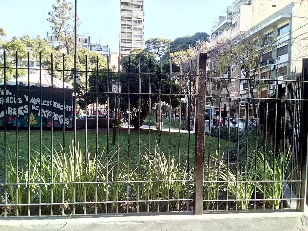 Plazas con juegos en Palermo para bebés y niños