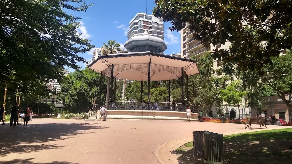 Plazas con juegos en Palermo para bebés y niños
