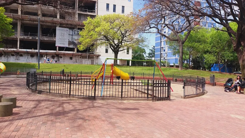Plazas con juegos para peques en CABA y Zona Norte para disfrutar este finde