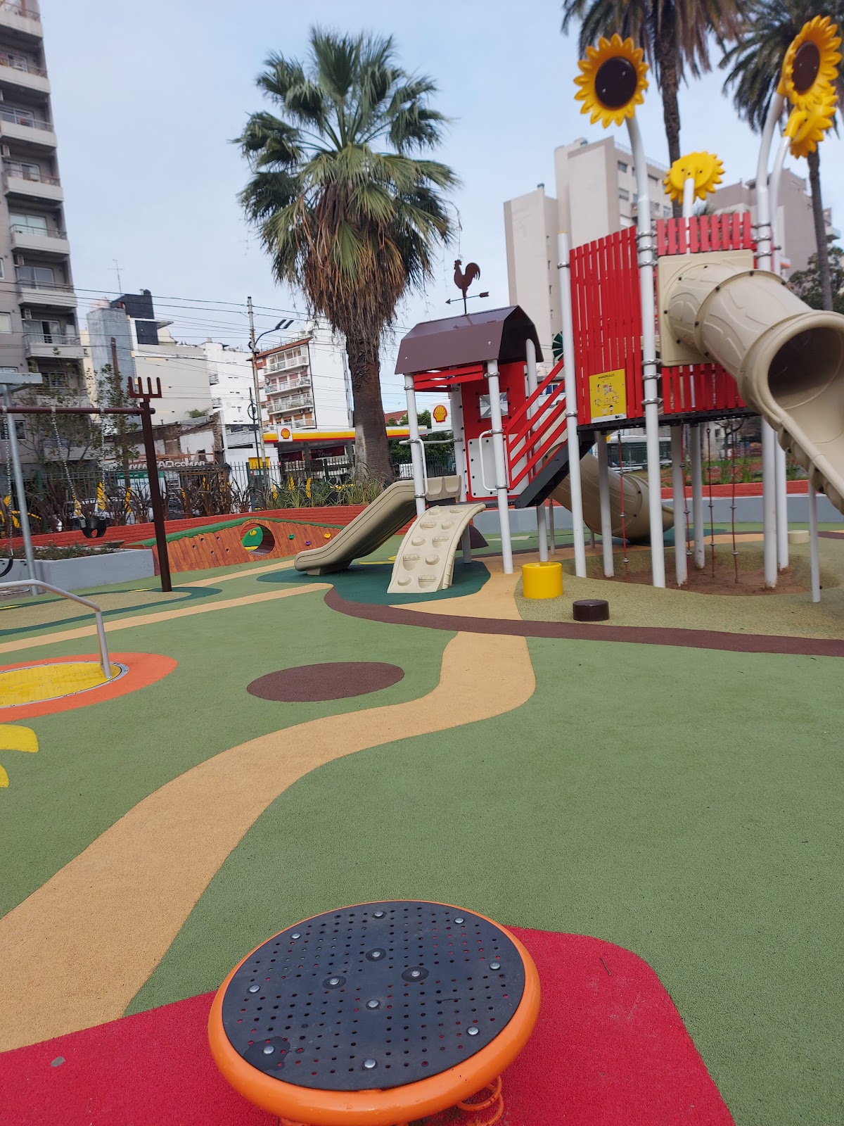 Plazas de CABA con juegos para disfrutar la tarde de otoño