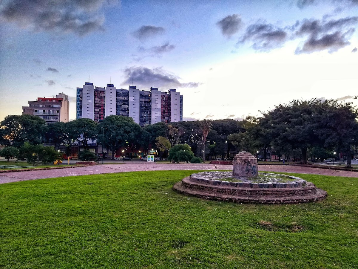 Plaza del Sapo (Parque Vuelta de Obligado): Diversión gratis al aire libre en Parque Patricios