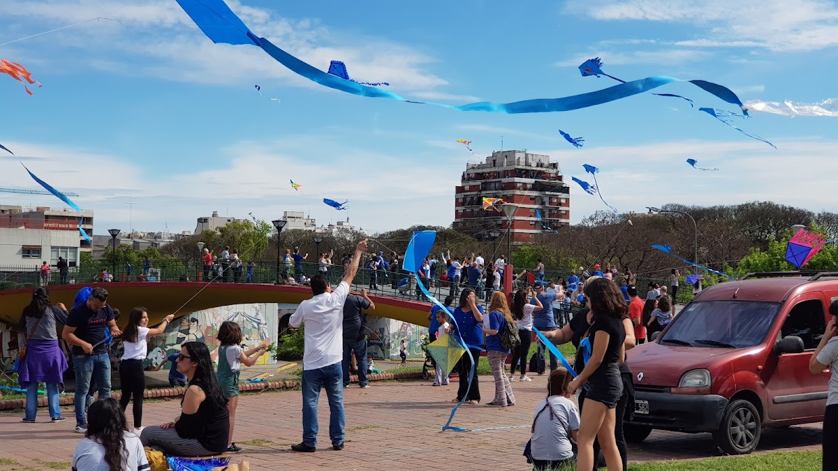 Plaza del Sapo (Parque Vuelta de Obligado): Diversión gratis al aire libre en Parque Patricios