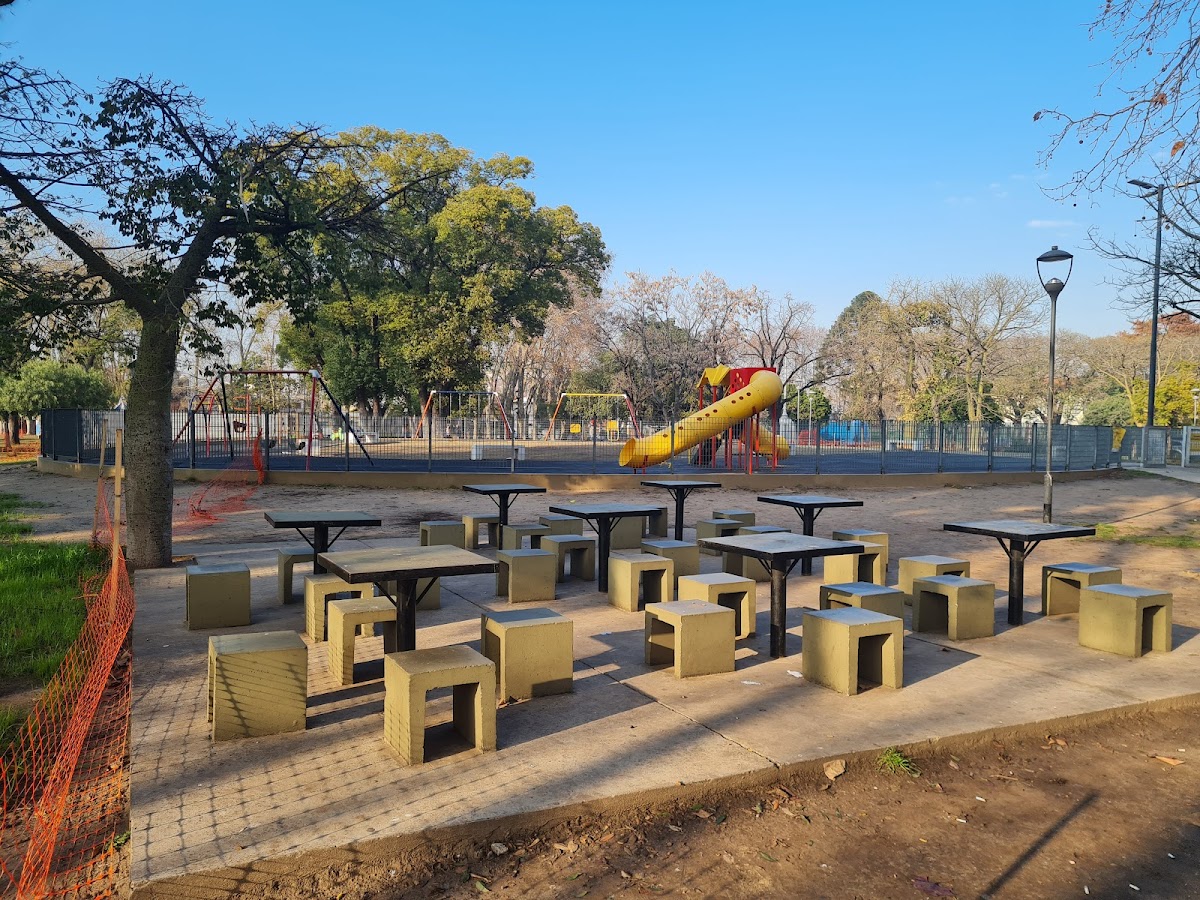 Banff City Park en Versalles: diversión gratis al aire libre para toda la familia