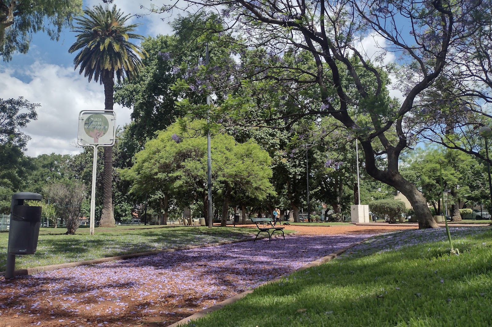 ¡A la Plaza Larrazábal en Villa Luro! Juegos, aire libre y diversión para los más chicos