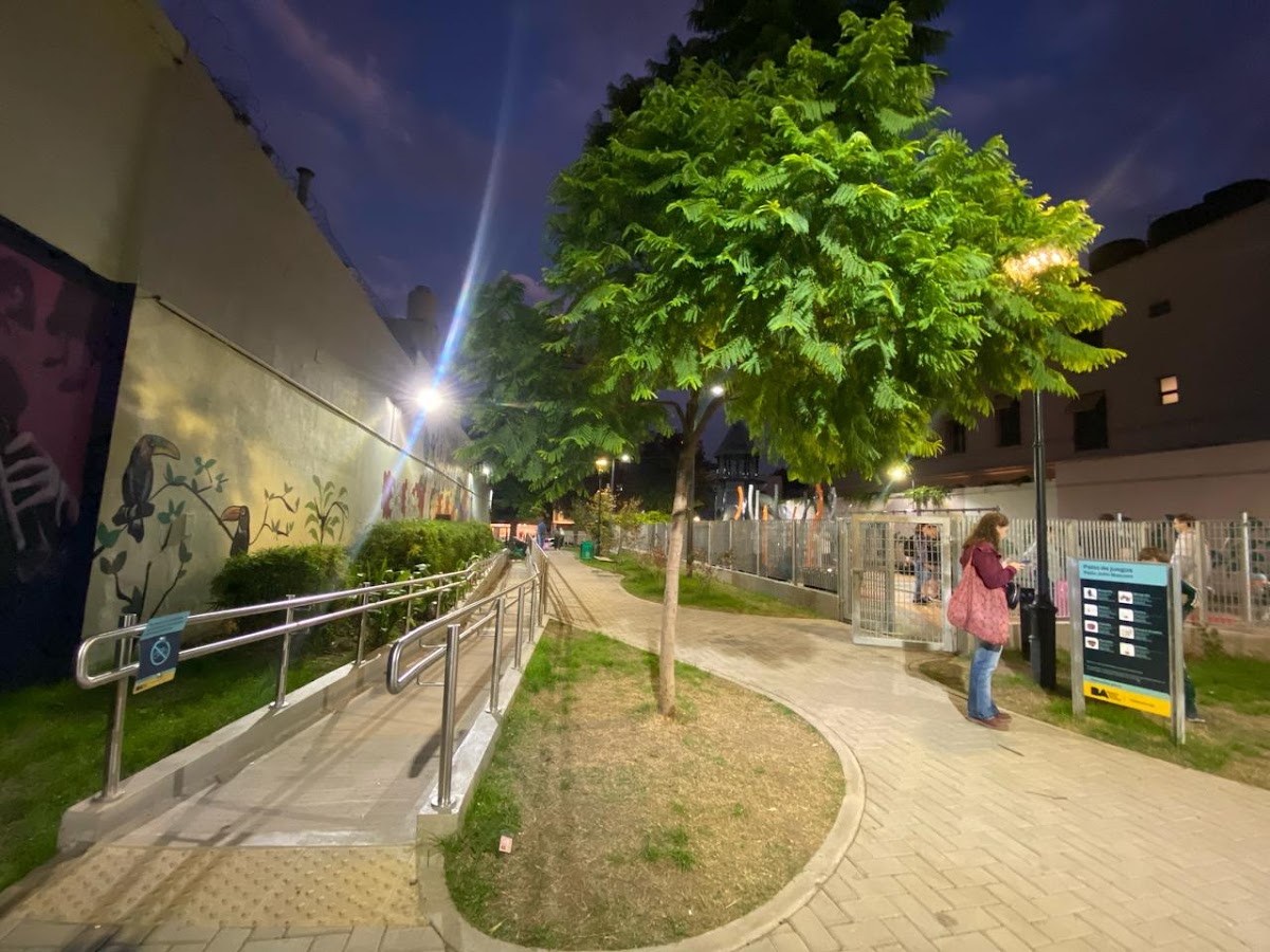 Plazas con juegos en Palermo para bebés y niños
