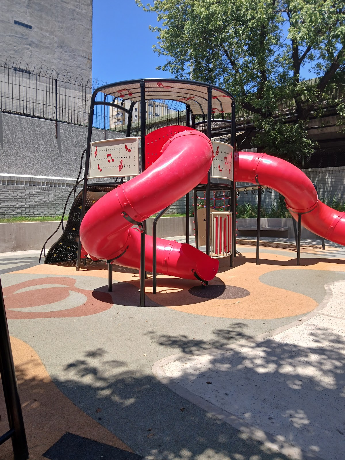 Plazas de CABA con juegos para disfrutar la tarde de otoño