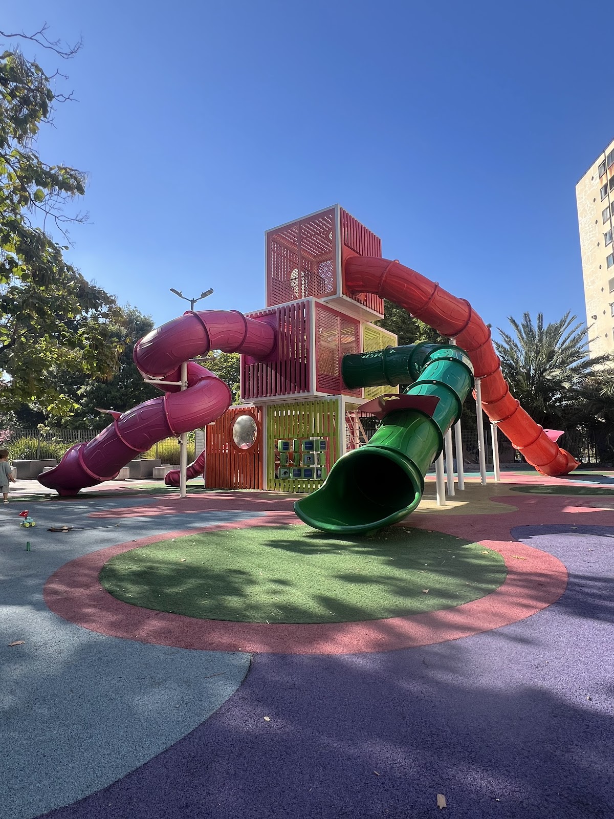 Plazas con juegos para peques en CABA y Zona Norte para disfrutar este finde