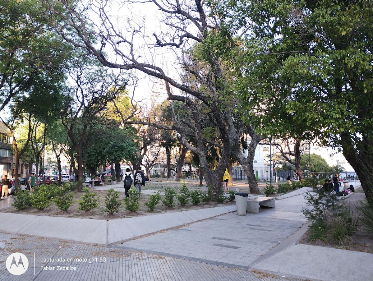 Plaza Grigera en Lomas: Diversión al aire libre y gratis