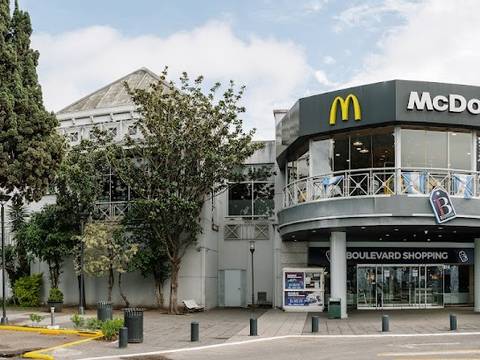 Isla de la Fantasia Boulevard Shopping