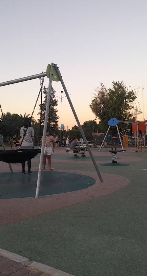 Plaza Los cachorros y Centro vecinal municipal