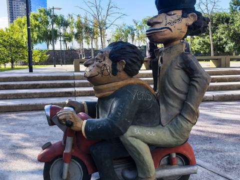 Plaza del Fondo del Mar (Parque Mujeres Argentinas)