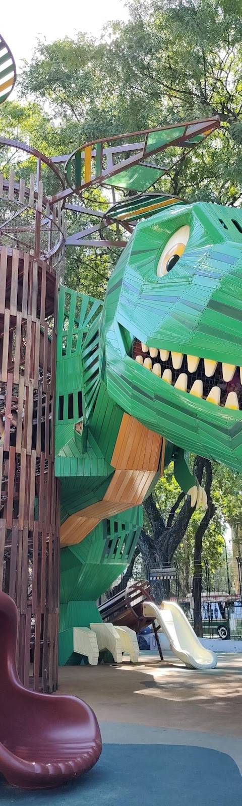 Plaza del T-Rex (Parque Florentino Ameghino)